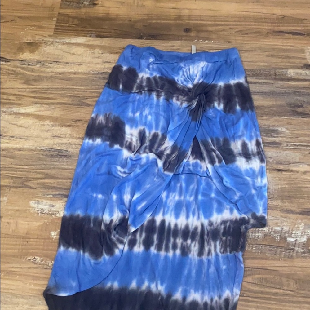 Hi-Low tie dye skirt!